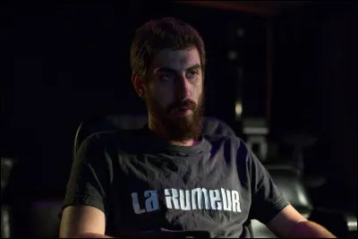 Quel est le nom du projet de Sheldon qui est aussi un acronyme d'un style de jeu vidéo ?