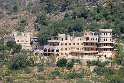 Dernière question et dernier pays de ce quizz : le Liban. Quelle est la particularité du château de Moussa ?