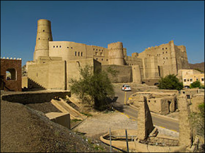 Commençons ce quizz avec Oman. En quelle année le fort de Bahla a-t-il été inscrit au patrimoine mondial de l'UNESCO ?