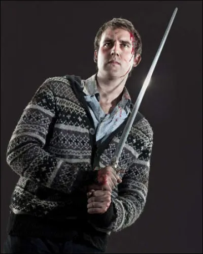 De qui Neville Londubat est-il fou amoureux, comme il le dit dans ''Harry Potter et les Reliques de la Mort - partie 2'' ?