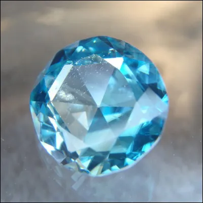 Quelle pierre fine apercevons-nous ici ?