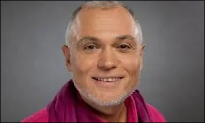 Qui est le professeur de chant ?