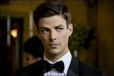 Comment s'appelle la policière qui est sortie avec l'acteur principal dans « The Flash » ?