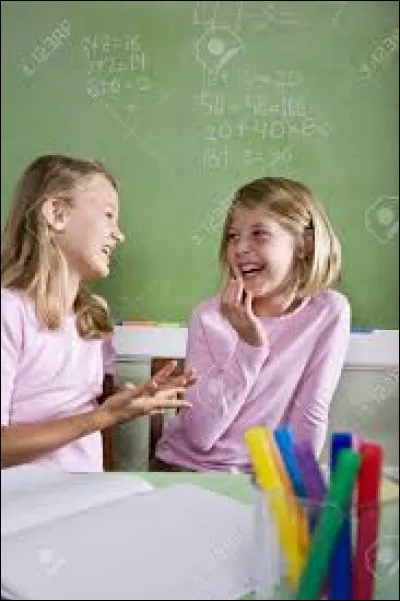 Lors d'un exposé, il faut se mettre par groupes. Que faites-vous ?