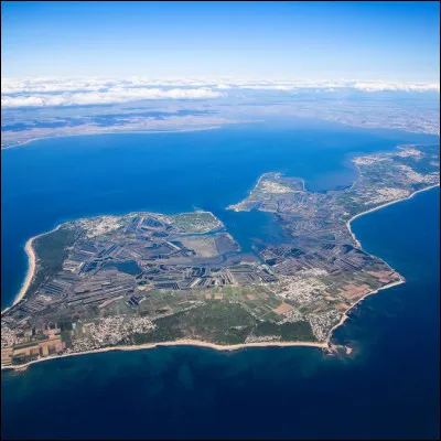 À quel archipel appartient l'île de Ré ?