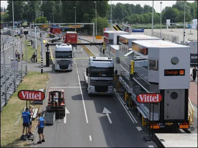 Combien de camions sont nécessaires pour transporter toute la logistique du Tour de France chaque jour ?