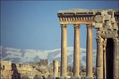 Dans quel pays se trouvent Baalbek (photo) et Byblos (aujourd'hui Djebail) ?