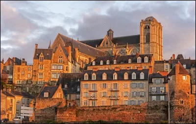 Qui sont les gens qui habitent Le Mans ?