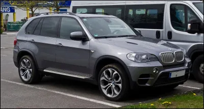 Quel est le modèle de ce 4x4 BMW ?