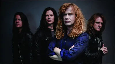 En quelle langue est principalement la chanson "À tout le monde" ?