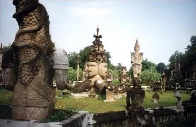 Quel est le seul pays d'Asie du Sud-Est  ne pas avoir de ctes ?