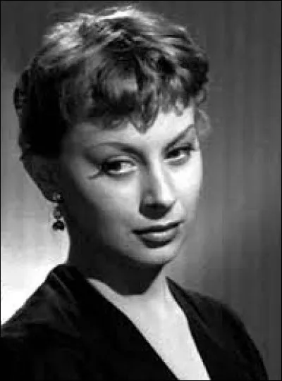 Quel était le nom de la chanteuse prénommée Magali qui chantait ''Fais-moi mal Johnny'' ?