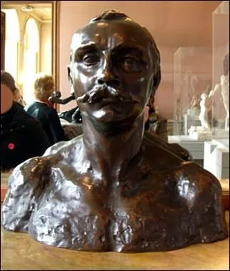 Qui est l'auteur de cette sculpture ?