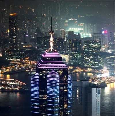 "Il rêvait d'une ville étrangère, une ville de filles et de jeux, il voulait vivre d'autres manières, dans un autre milieu" : qui interprétait cette chanson ?