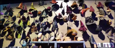 Bluffé à chaque angle de mur, le savoir-faire des costumiers est ici manifeste, chapeau bas ! Moi, je n'en n'ai pas reconnu !