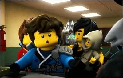 Nya porte une nouvelle tenue dans la toute dernière saison. Il s'agit d'...