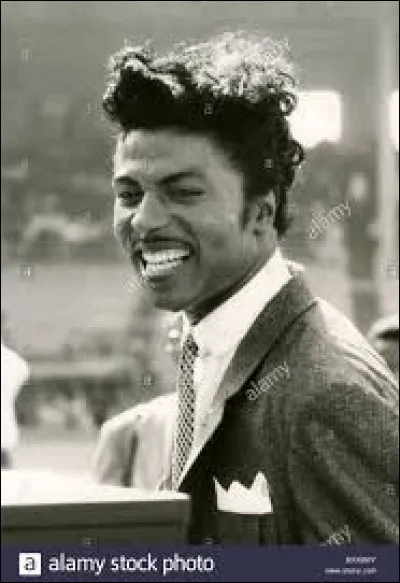 Little Richard a chant&eacute; ''Long Tall Sally''. Il existe une s&eacute;rie intitul&eacute;e ''Sally Bollywood''. Dans quelle ville est bas&eacute;e Bollywood, l'industrie du cin&eacute;ma indien ?