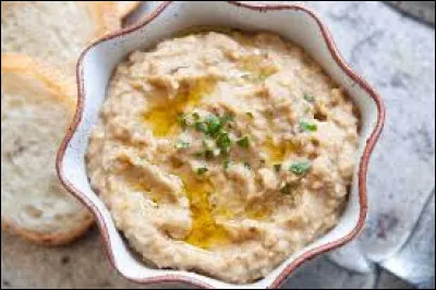 Le baba ganousch est un plat préparé à base d'huile d'olive et de citron. Mais quel fruit est l'ingrédient principal de ce plat ?