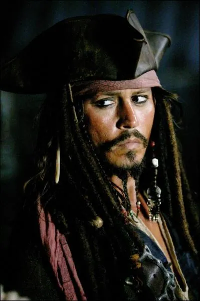 C'est un pirate, il a une dette envers Davy Jones :