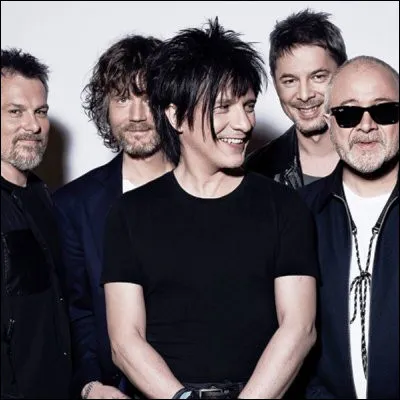 Quelle chanson sign&eacute;e Micka&euml;l Furnon a permis &agrave; Indochine de retrouver le sommet des hit-parades apr&egrave;s un passage &agrave; vide de plus de dix ans ?