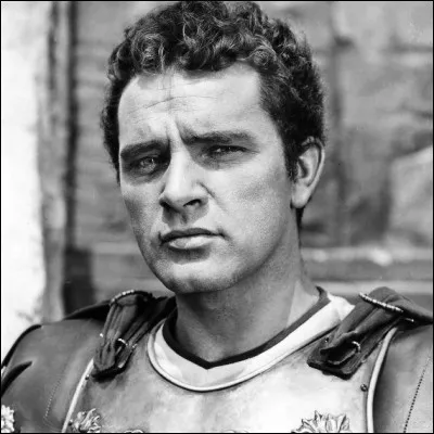 Quel proc&eacute;d&eacute; de prises de vue et de projection a &eacute;t&eacute; utilis&eacute; pour la premi&egrave;re fois pour le film "La Tunique" en 1953 ?