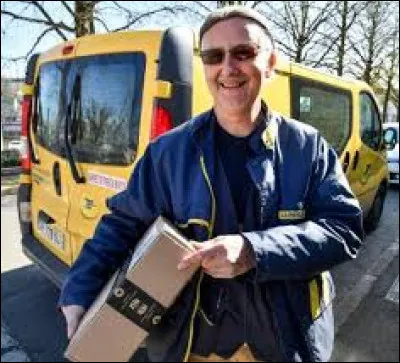 Finalement, tu vas ouvrir et découvres que c'est le facteur. Ta première émotion :