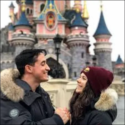 Comment s'appelle le copain de Juju Fitcats ?