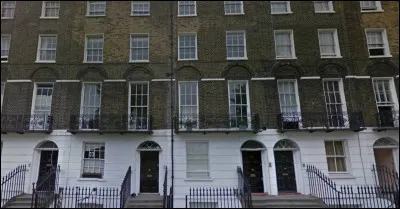 Penses-tu que le QG devrait rester chez les Black ?