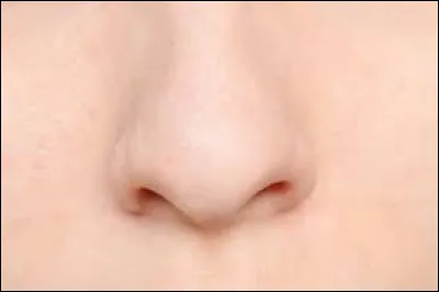 Le mot commence par "Chi" :