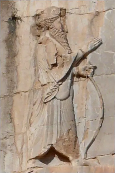 Grand roi perse, il règne sur un empire s'étendant de l'Indus au Nil, il soumet en - 484 l'Egypte révoltée et lance en - 480 une campagne pour conquérir la Grèce :