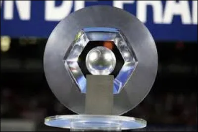 Qui a fini premier lors de la 27e, 28e journée ?