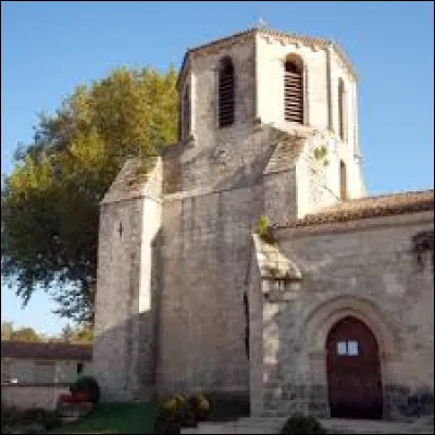 Voici l'église Saint-Médard de Germond-Rouvre. Commune Deux-Sévrienne, elle se situe dans l'ex région ...