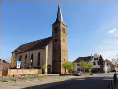 Vous avez sur cette image l'église Notre-Dame-de-l'Assomption de Monswiller. Ville Bas-Rhinoise, elle se situe en région ...