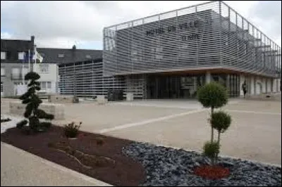 Petit tour en Bretagne, à Plouigneau. Ville à 9 kilomètres de Morlaix, elle se situe dans le département ...