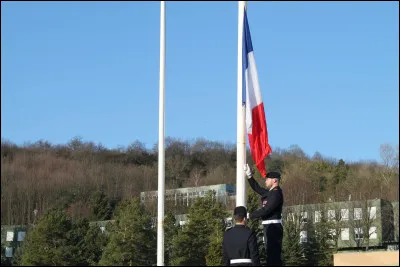Chacun sait que la Marseillaise est un hymne national. Mais savez-vous ce qu'est une hymne ?