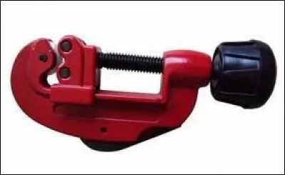 Cet outil de plombier est fort utile car il permet de...