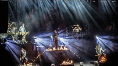 Avec Ghost, un autre groupe aime bien imiter des messes noires sur scène. Lequel ?