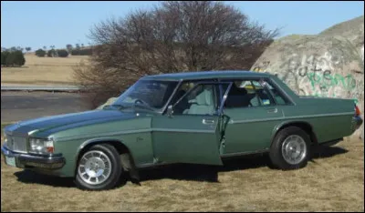 La traduction littérale de ce modèle est "Homme d'État" et cette berline nous vient d'un pays austral. Quelle est cette voiture ?