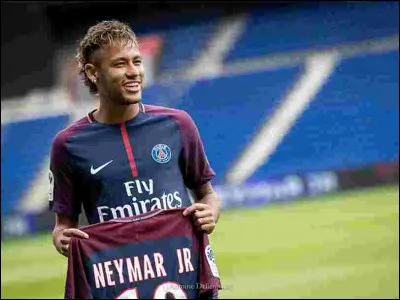 Combien le PSG a-t-il acheté Neymar au Barça ?