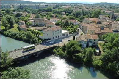 Ville de 18 000 habitants du département du Vaucluse, située au confluent de l'Ouvèze et du Rhône :