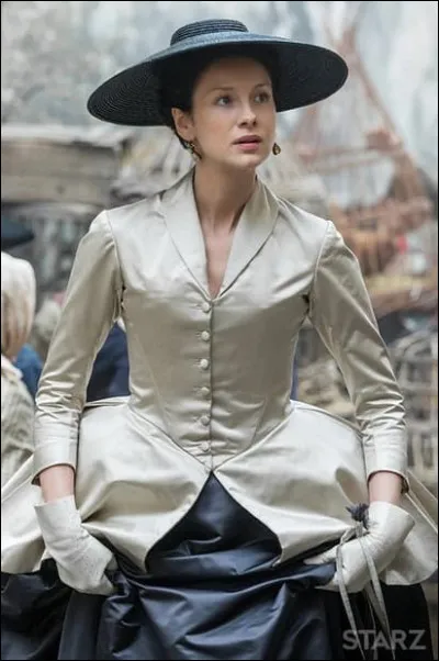 Mary et Alex souhaitent se marier. Claire se demande si c'est une bonne idée car si Mary épouse Alex et non pas Jack Randall, Frank n'existerait plus. Que fait donc Claire ?