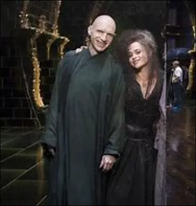 Dans la pièce de théâtre ''Harry Potter et l'Enfant maudit'', comment s'appelle la fille qu'il a eue avec Bellatrix ?