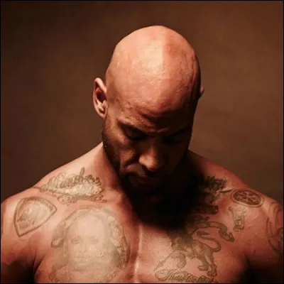 Que penses-tu du top et des bannières dorées ?