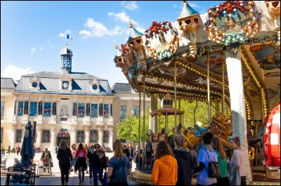 Comment s'appelle le festival troyen annuel consacré à la chanson ?