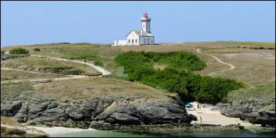 Quelle est la dernière île à explorer pour rapporter des guerriers ?