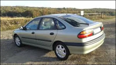 L'un de ses modèles emblématiques est la Laguna.