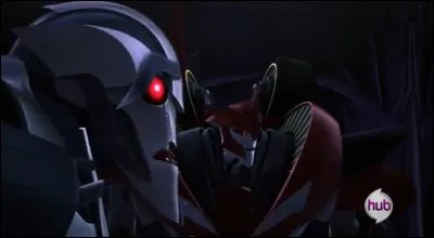 Pourquoi, dans un épisode, Starscream et Knockout tentent-ils d'échapper à des Terrorcons ?