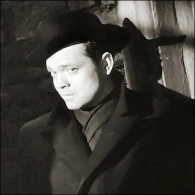 Qui a &eacute;crit le roman noir "Le Troisi&egrave;me homme", adapt&eacute; au cin&eacute;ma par Carol Reed ?