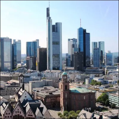 Quelle ville est la principale place financi&egrave;re d'Allemagne ?
