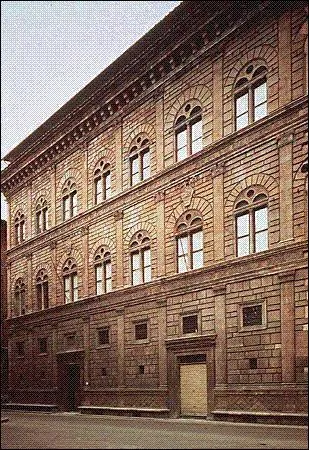 Dans quelle ville peut-on voir le palais Rucellai ?